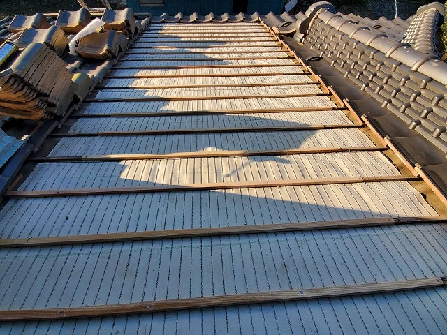 葺き直しをイメージした画像